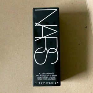 NARS all day luminous weightless foundation
